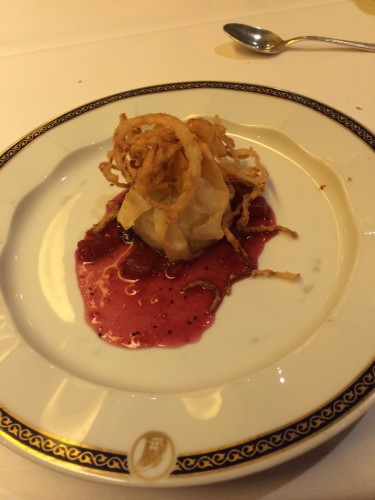 Appetiser:  Brie in Crispy Phyllo with Apple-Cranberry Chutney.  Carl ordered this and loved it but again, that chutney was sweet!