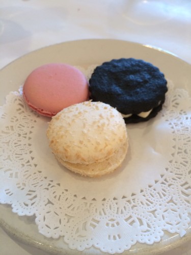 Desserts - macarons with a homemade oreo cookie
