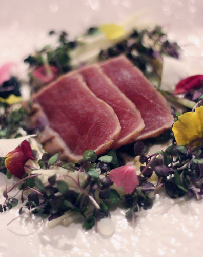 Seared tuna with pickled daikon 