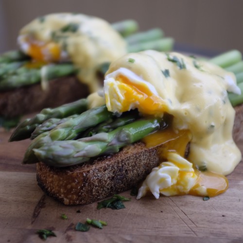 Asparagus and Poached Eggs on Toast