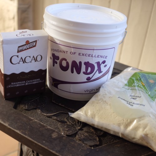 Cocao, fondant and almond meal