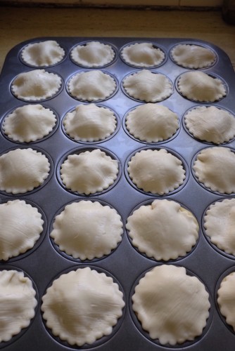 Puff pastry lids